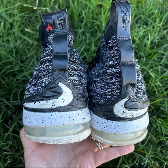 Nike LeBron 15 Ashes 2017 athletic sneakers - Picture 4 of 8